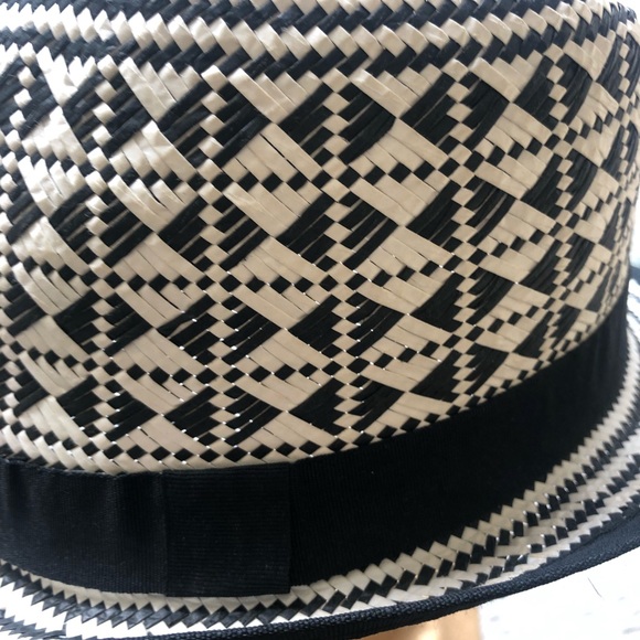 Fedora - Picture 2 of 2